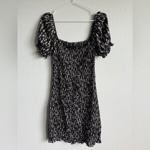 Stretchy mini black and white dress